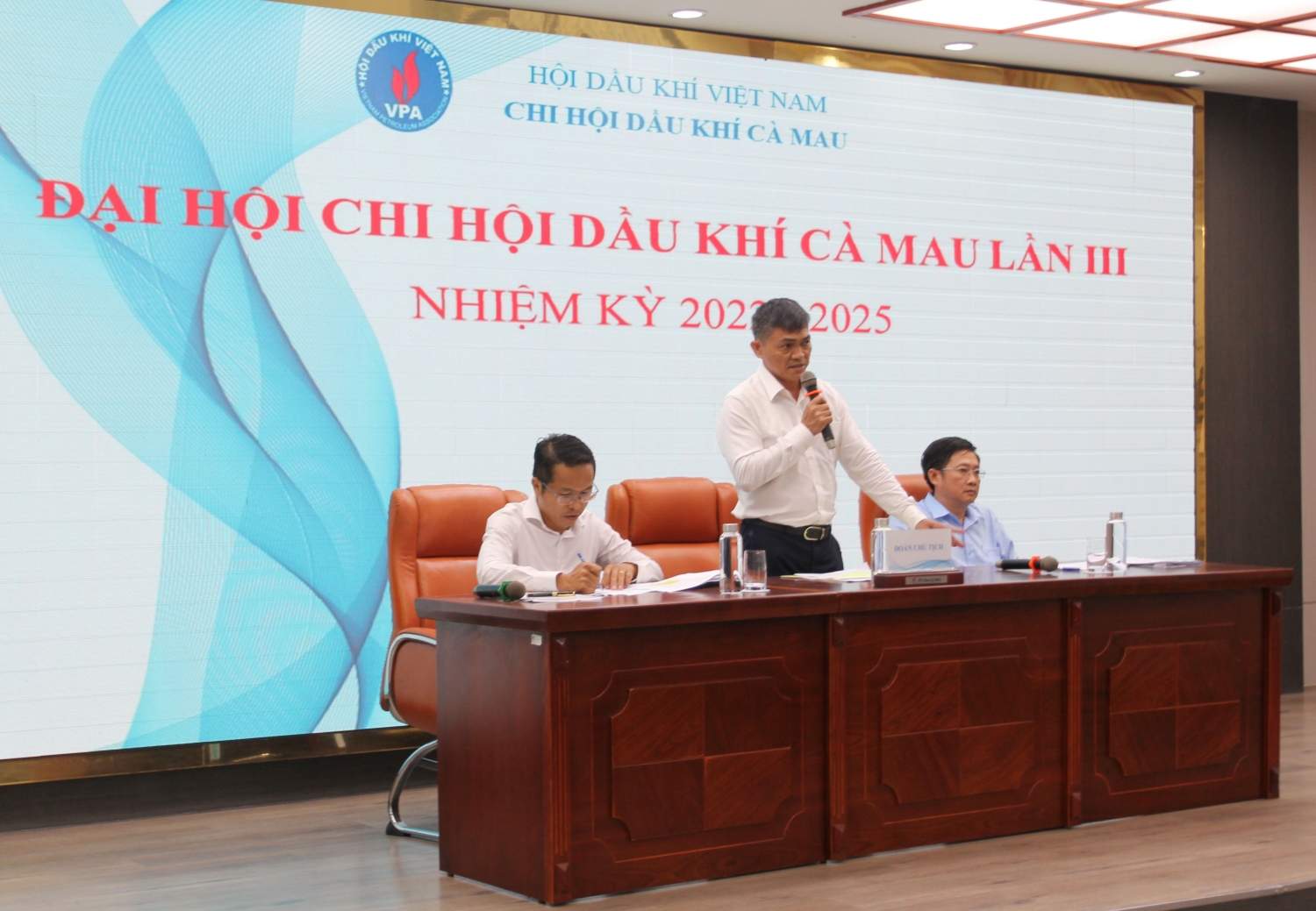 Đoàn Chủ tịch điều hành Đại hội