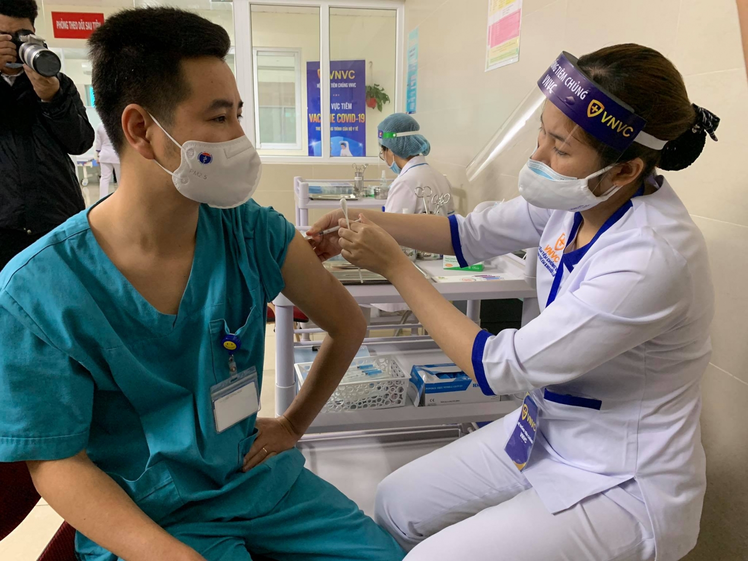 Các quốc gia đang đẩy mạnh chiến lược tiêm vắc-xin COVID -19