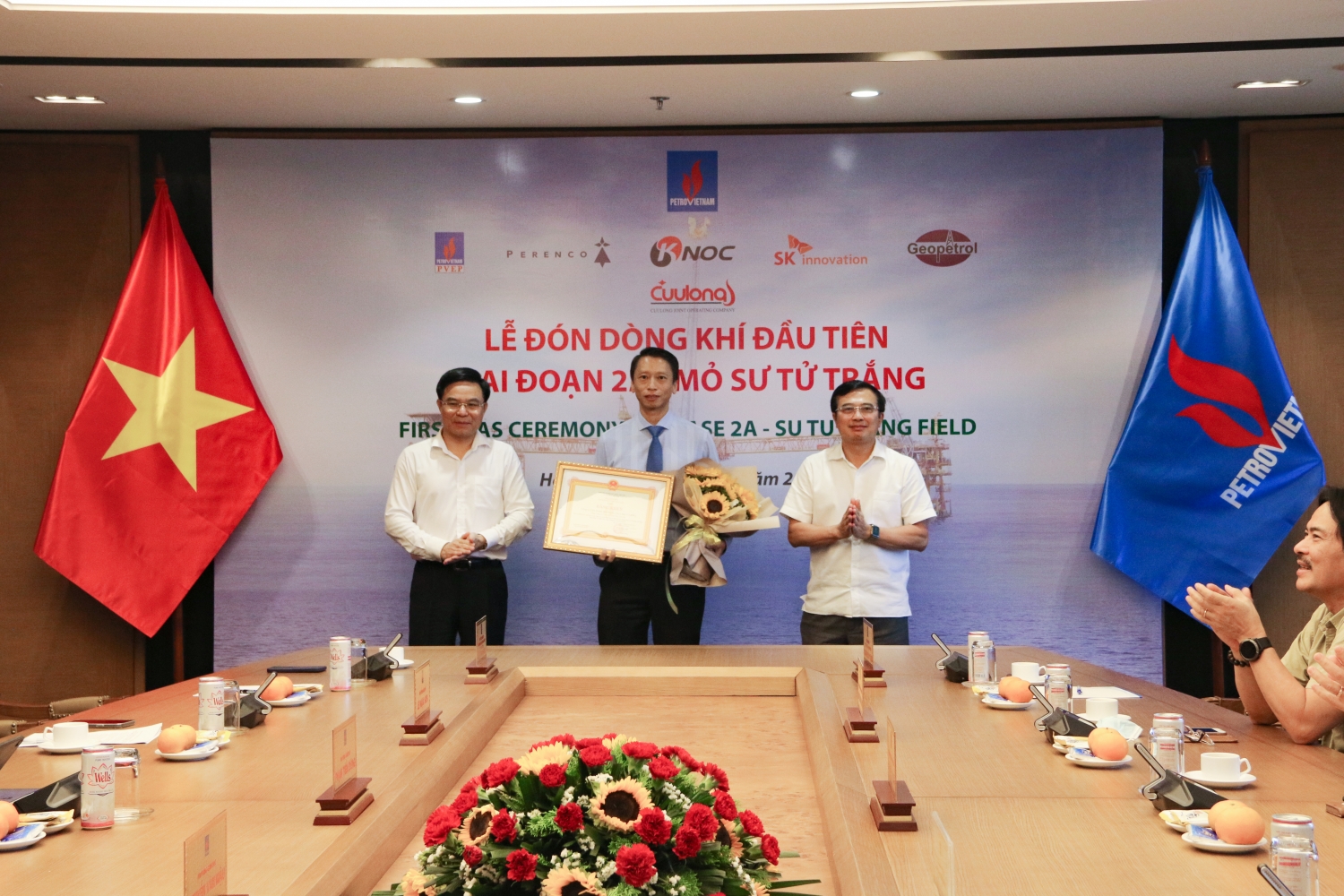 Petrovietnam tổ chức Lễ đón nhận dòng khí đầu tiên tại mỏ Sử Tử Trắng, Giai đoạn 2A
