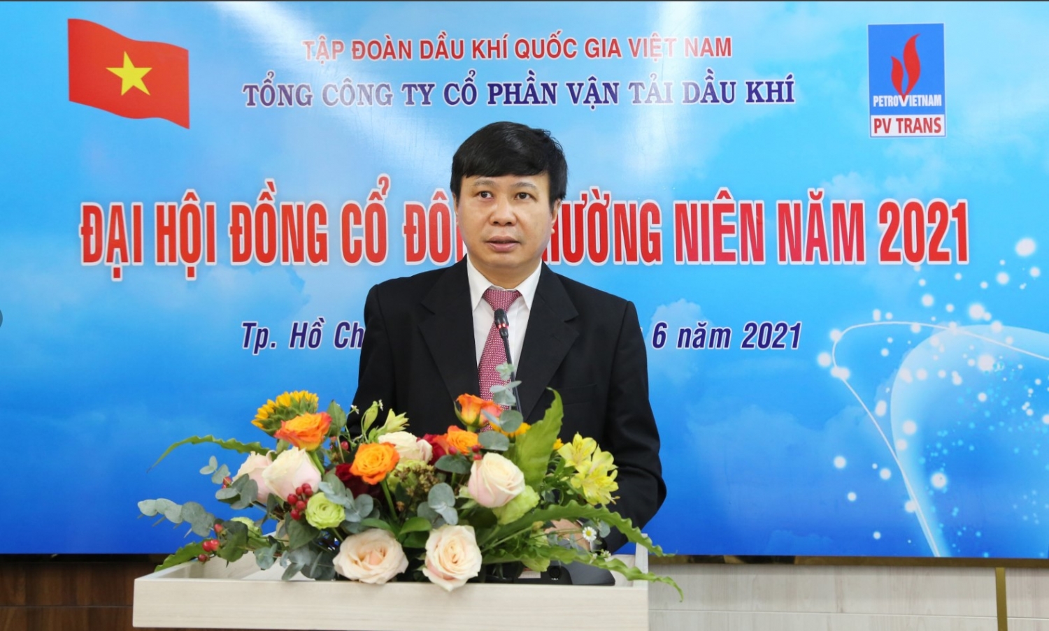 Lãnh đạo PVTrans báo cáo tại ĐHĐCĐ thường niên năm 2021