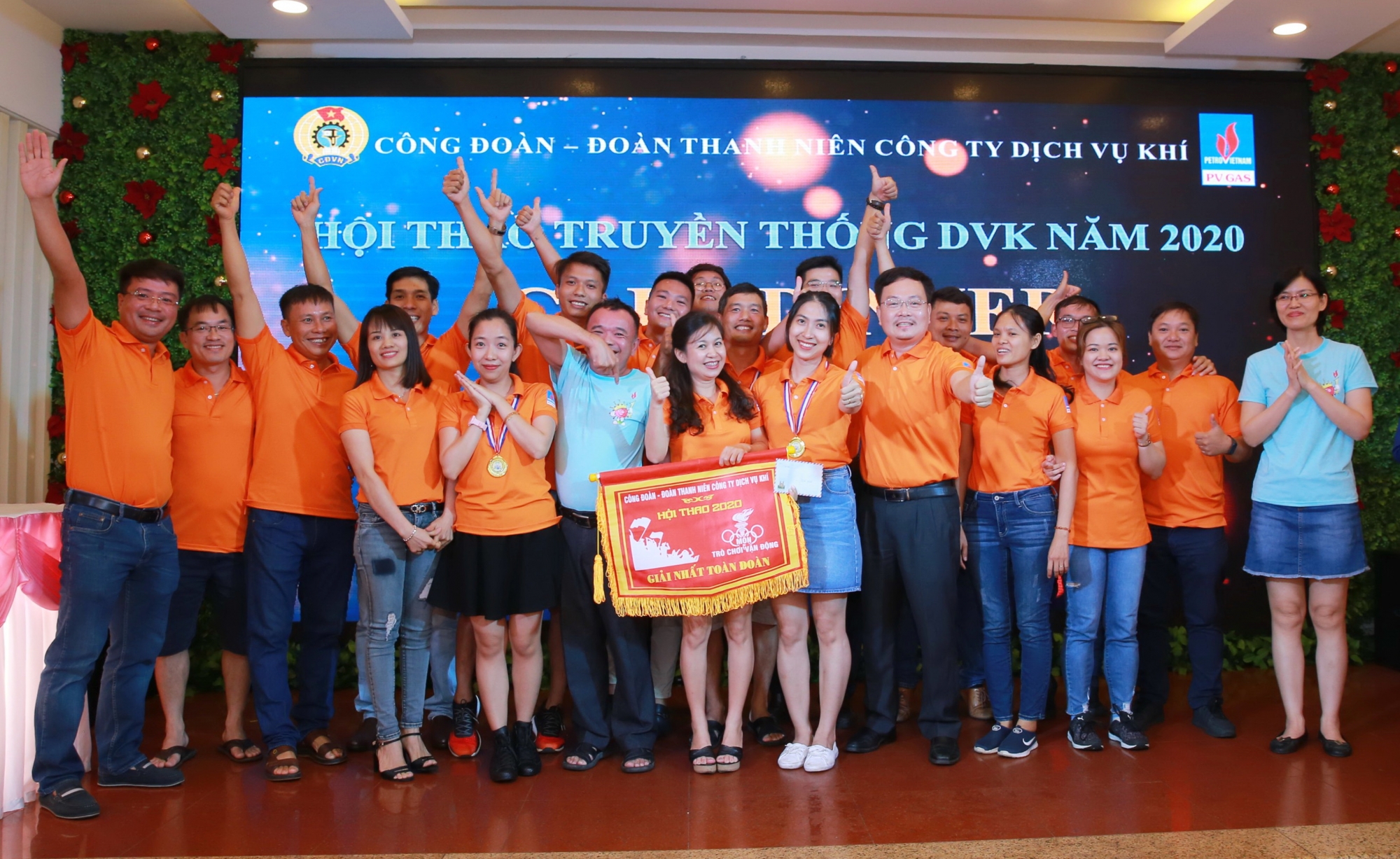 dvk to chuc hoi thao chao mung ky niem ngay thanh lap cong ty