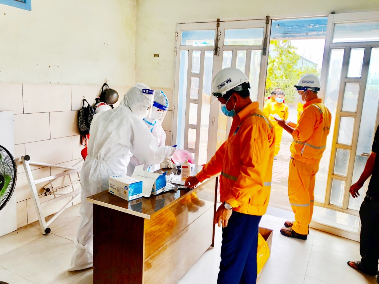 Hoạt động xét nghiệm nhanh Covid-19 cho nhân viên lái xe Hoạt động xét nghiệm nhanh Covid-19 cho nhân viên lái xe