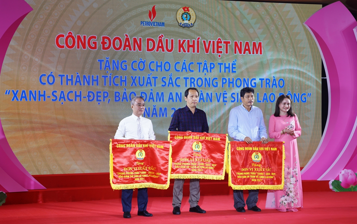 Công đoàn PV GAS và các công đoàn trực thuộc nhận được nhiều khen thưởng các cấp về tổ chức hoạt động hiệu quả và đổi mới