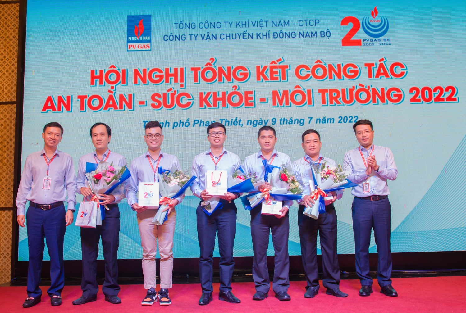 KĐN khen thưởng các cá nhân, tập thể có thành tích cao, đóng góp quan trọng trong công tác ATSKMT trong 6 tháng đầu năm 2022