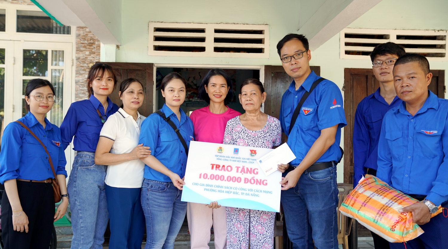 PV GAS thăm hỏi các gia đình chính sách nhân ngày Thương binh – Liệt sĩ