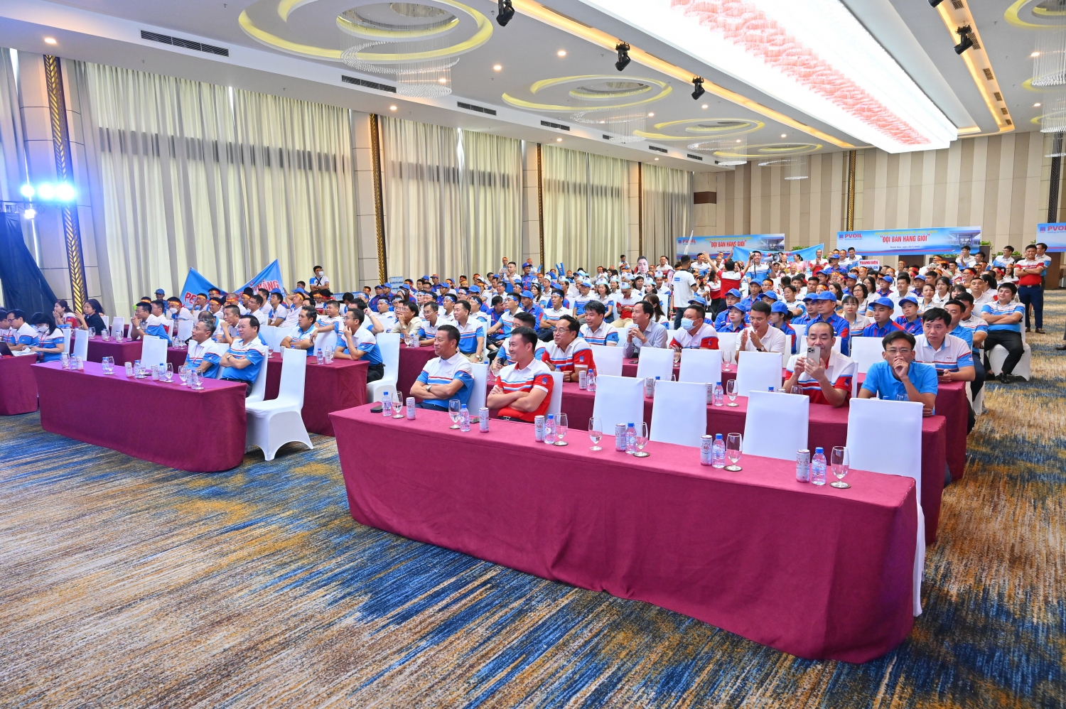 Hội trường tổ chức phần thi lý thuyết