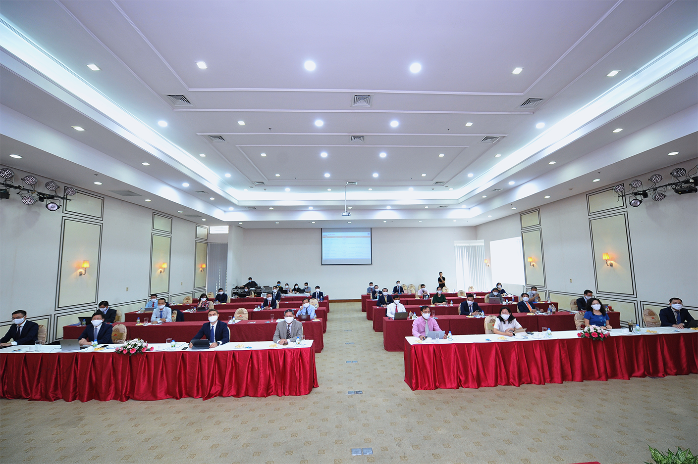 biendong poc tranh bay chu quan xua tan covid