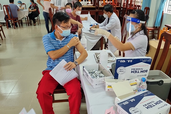 Người lao động NT2 được tiêm mũi 2 vắc xin Covid-19