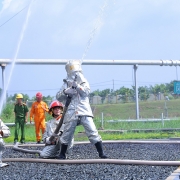 KVT tổ chức thực tập phương án chữa cháy, cứu nạn cứu hộ và ứng phó sự cố tràn dầu