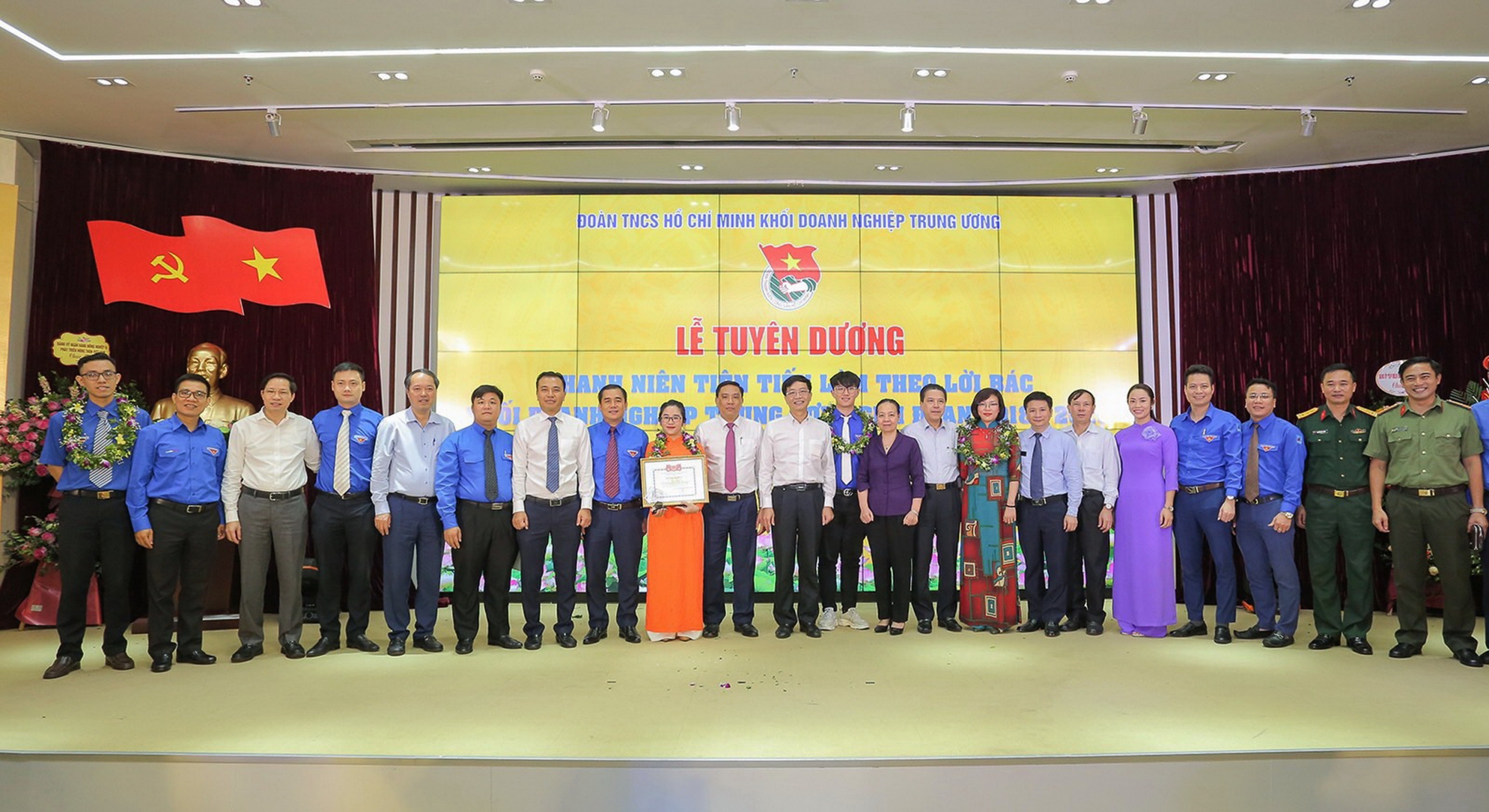 Đại diện tuổi trẻ KCM được tuyên dương Thanh niên tiên tiến làm theo lời Bác