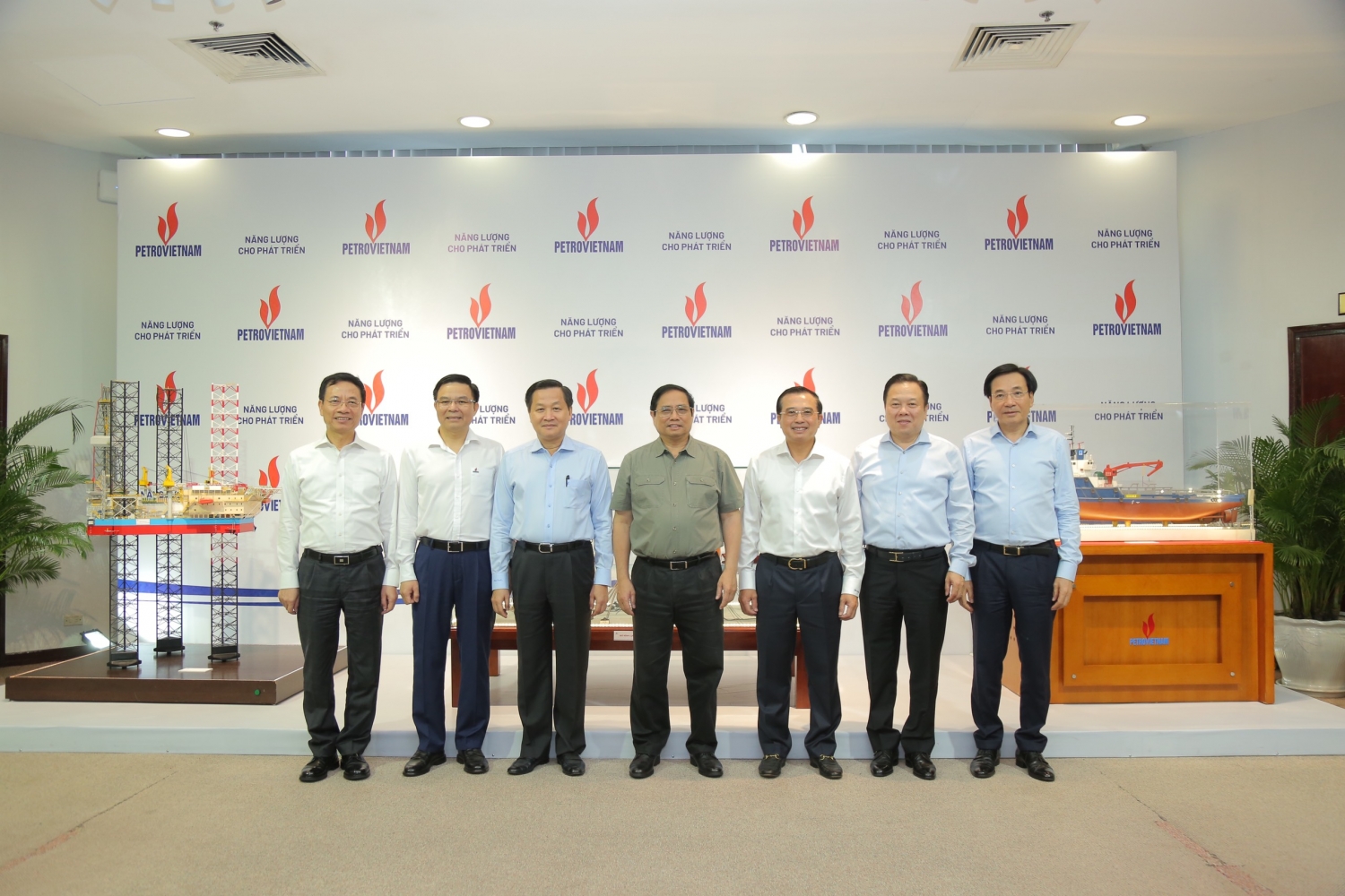 Thủ tướng Chính phủ Phạm Minh Chính làm việc với Petrovietnam
