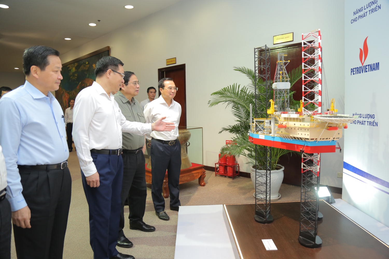 Thủ tướng Chính phủ Phạm Minh Chính làm việc với Petrovietnam