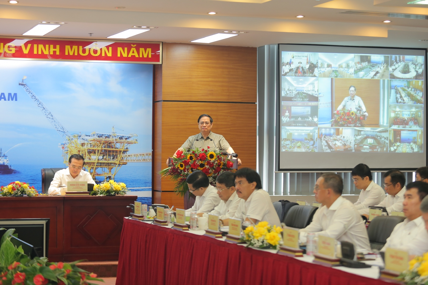 Thủ tướng Chính phủ Phạm Minh Chính làm việc với Petrovietnam