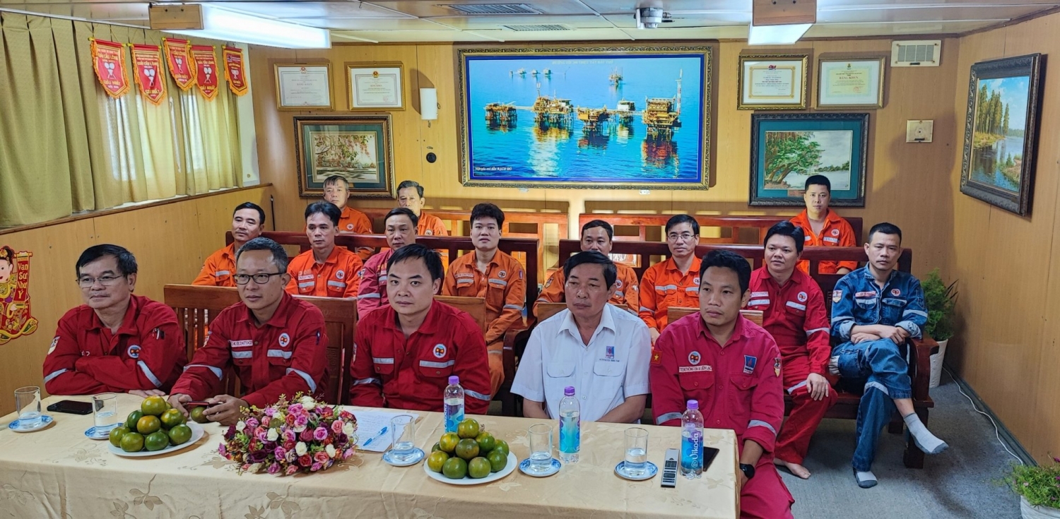 Thủ tướng Chính phủ Phạm Minh Chính làm việc với Petrovietnam