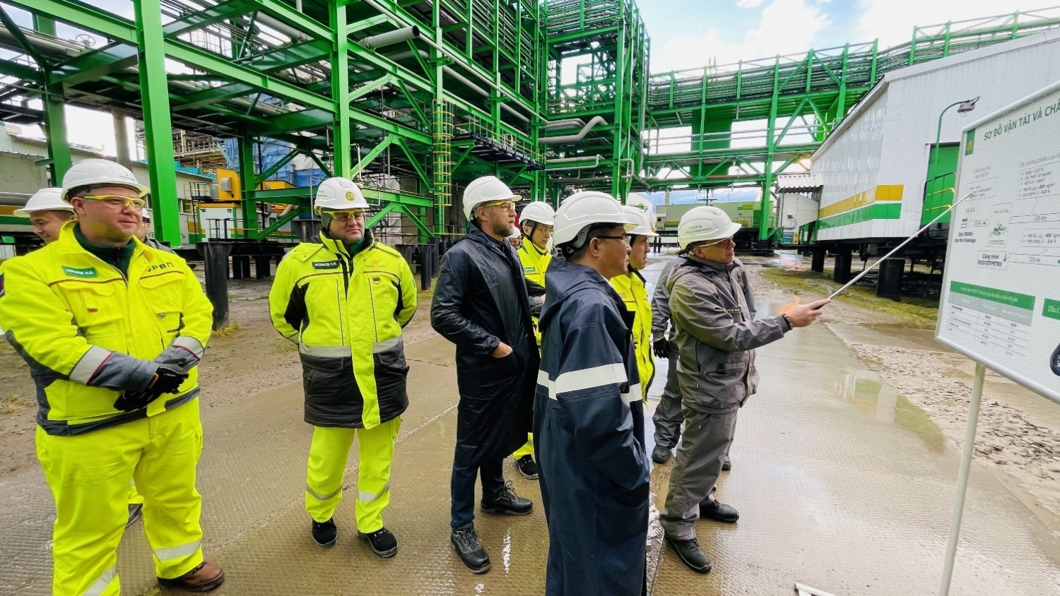 Tổng giám đốc Petrovietnam thăm và làm việc tại Khu mỏ Rusvietpetro