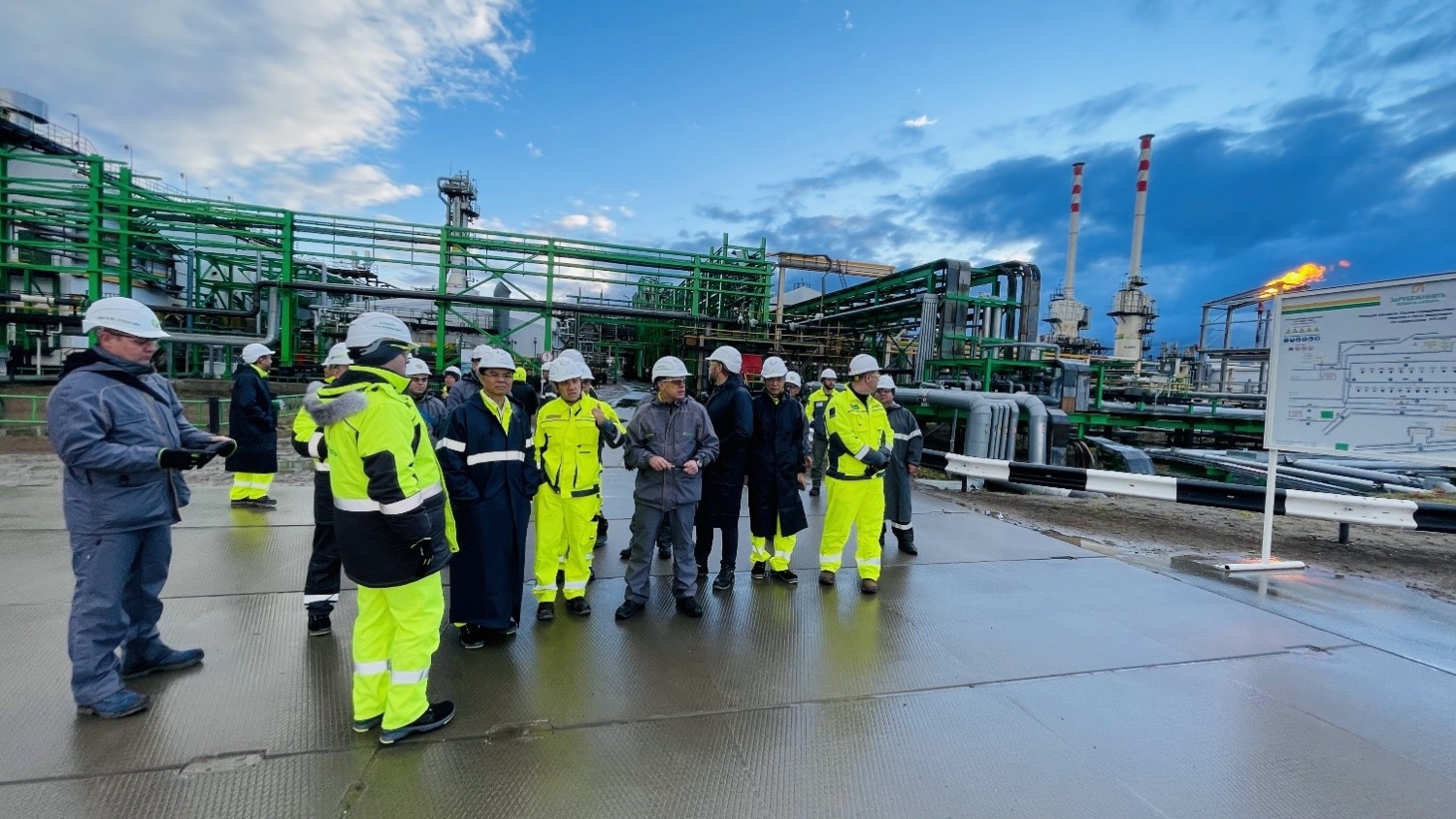 Tổng giám đốc Petrovietnam thăm và làm việc tại Khu mỏ Rusvietpetro