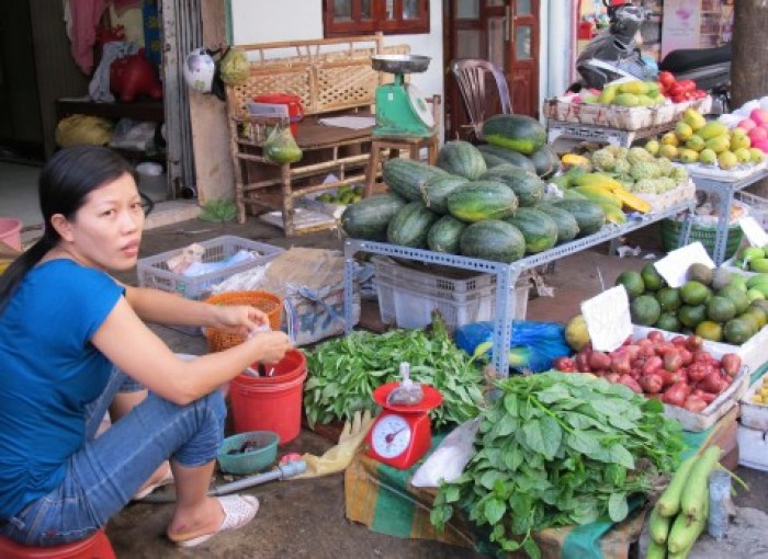 TP HCM: Người tiêu dùng vẫn thắt chặt chi tiêu tp hcm nguoi tieu dung van that chat chi tieu