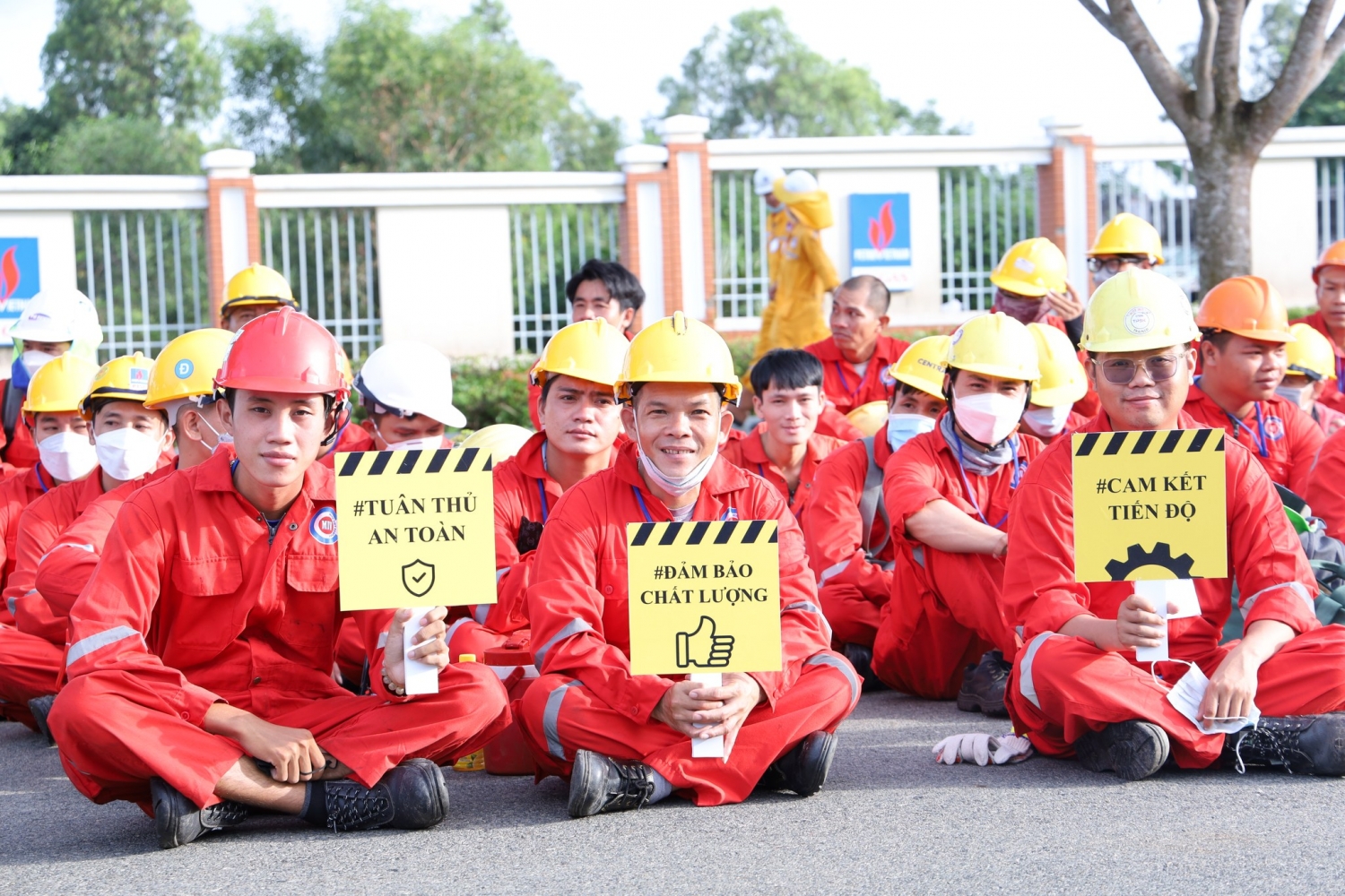Nhà thầu tham dự toolbox meeting