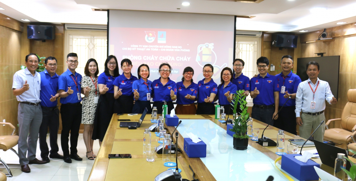 ập thể CBCNV và Đoàn viên thanh niên tham gia chuyên đề