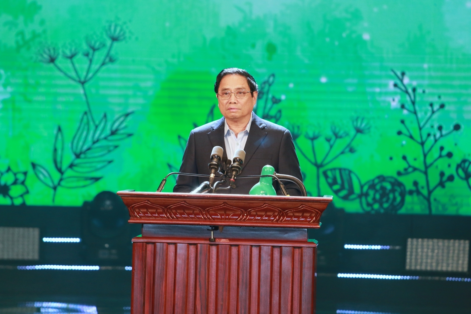 Petrovietnam ủng hộ 500 tỷ đồng cho Quỹ "Vì Người nghèo" và an sinh xã hội
