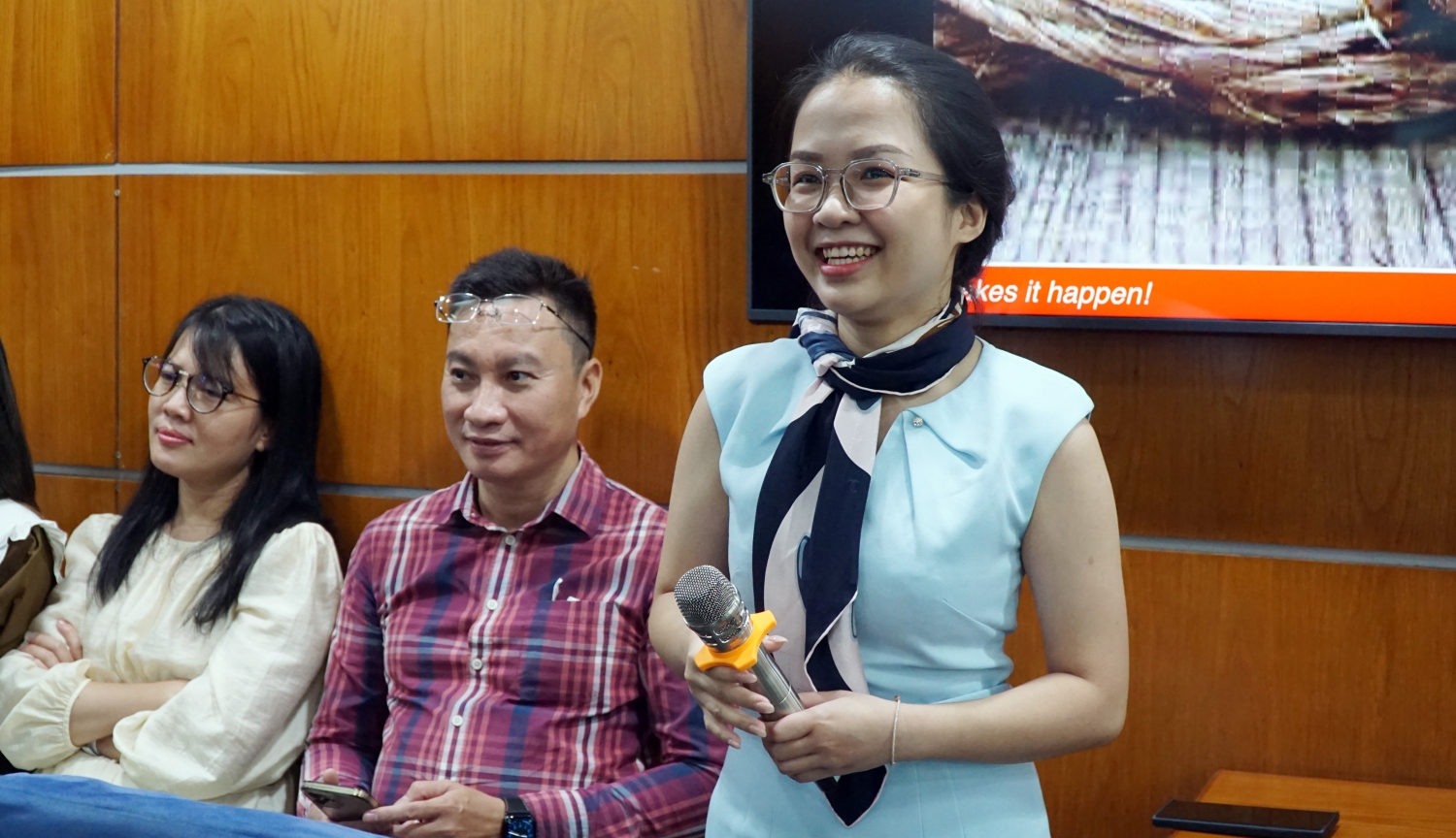 Các nữ CBCNV PVTrans chia sẻ trong chương trình nói chuyện chuyên đề