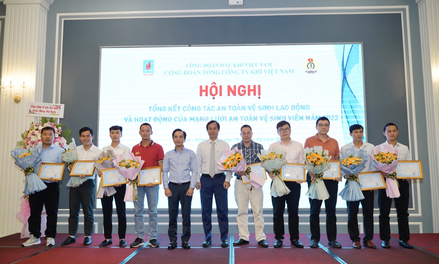 inh danh, khen thưởng  26 cá nhân có thành tích xuất sắc trong công tác ATVSLĐ và hoạt động của mạng lưới ATVSV năm 2022