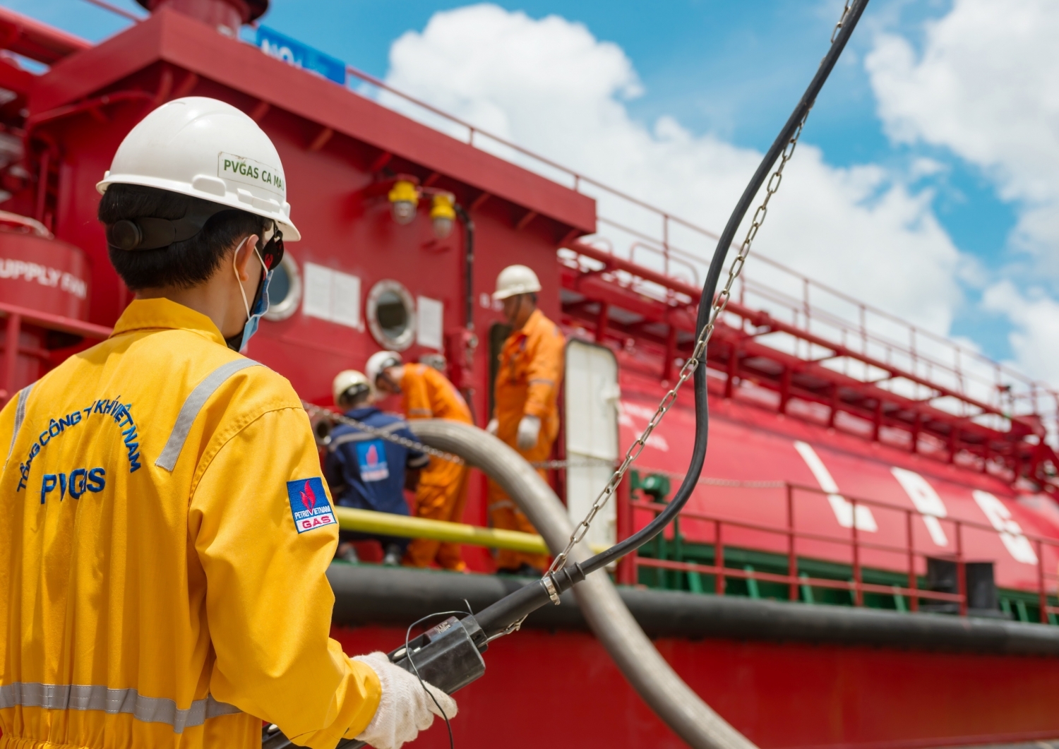 GAS tăng mạnh trong phiên 17/11