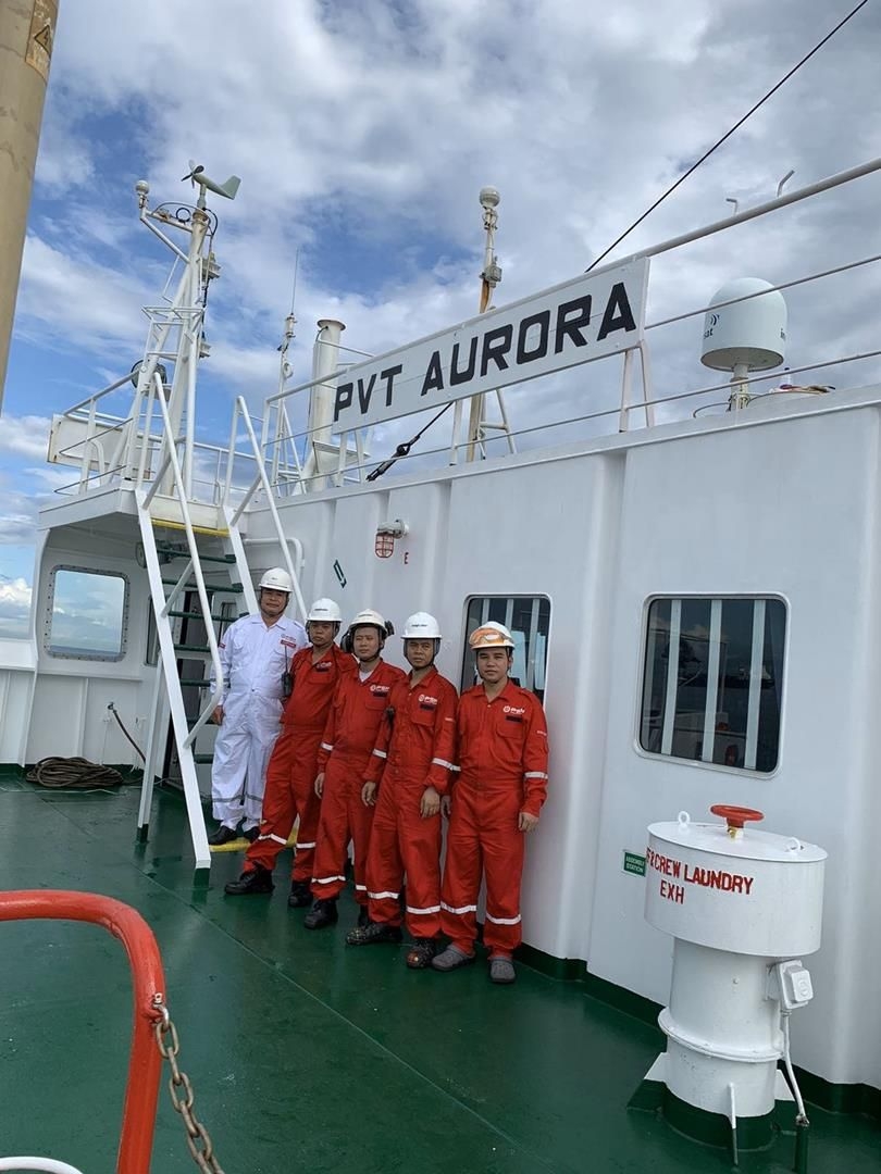 Người lao động PVTrans trên tàu PVT AURORA