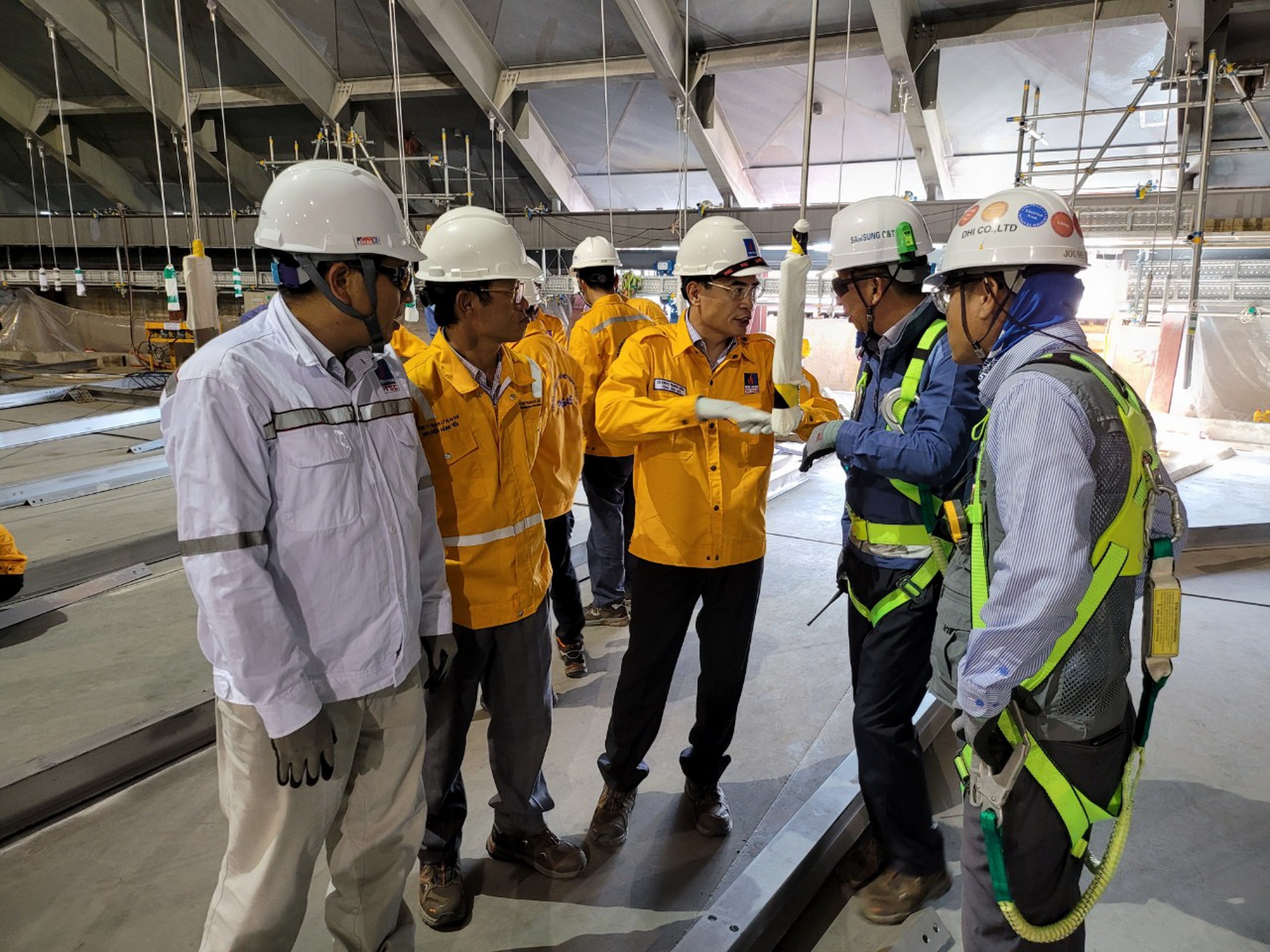 Tổng giám đốc và Ban Lãnh đạo PV GAS luôn theo sát công trình, chỉ đạo giữ vững tiến độ, chất lượng, an toàn của công trìn