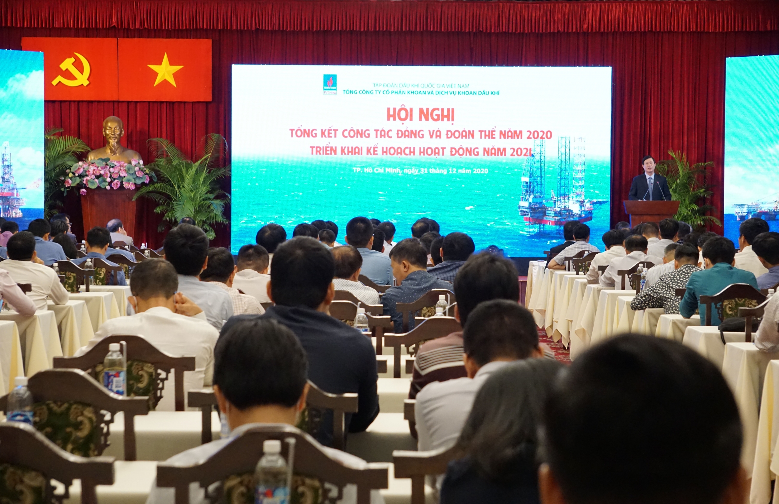 Đồng chí Đỗ Đức Chiến - Phó Chủ tịch HĐQT PV Drilling báo cáo