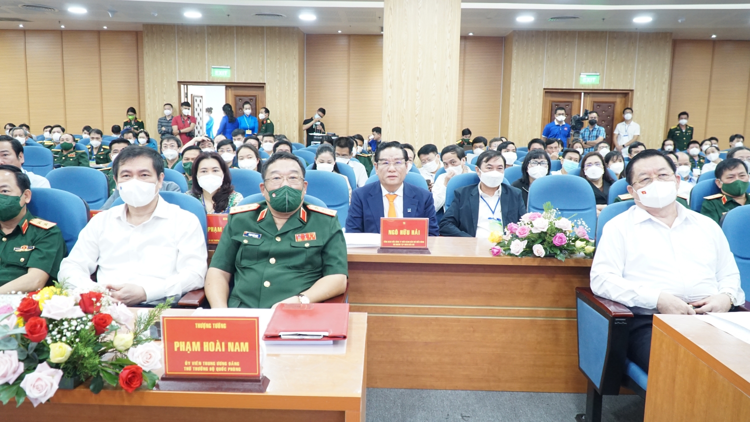 Ngành Dầu khí tham gia tích cực, cứu giúp, hỗ trợ nhiều ngư dân gặp nạn trên biển