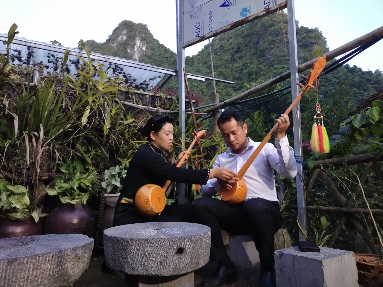 Lưu luyến văn hóa bản địa miền non nước Cao Bằng