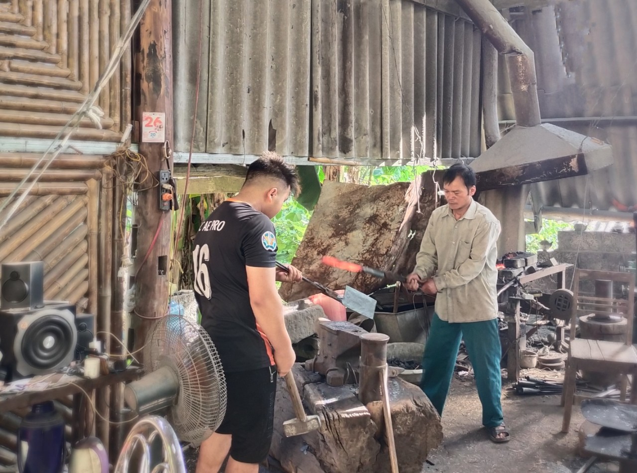 Lưu luyến văn hóa bản địa miền non nước Cao Bằng