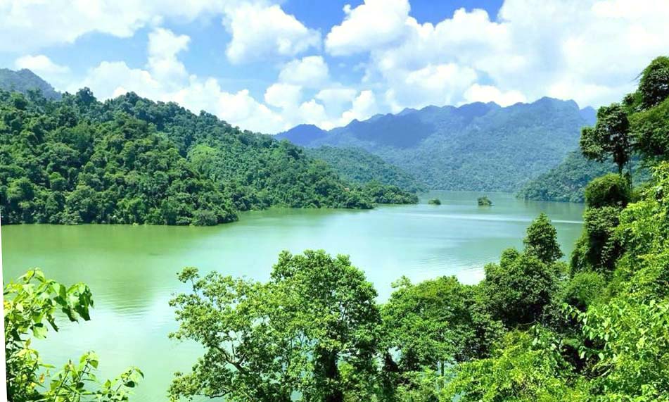 Hồ Ba Bể   Vẻ đẹp tiềm ẩn và lôi cuốn