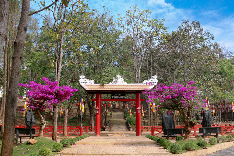 Du xuân vãng cảnh chùa Du xuân vãng cảnh chùa