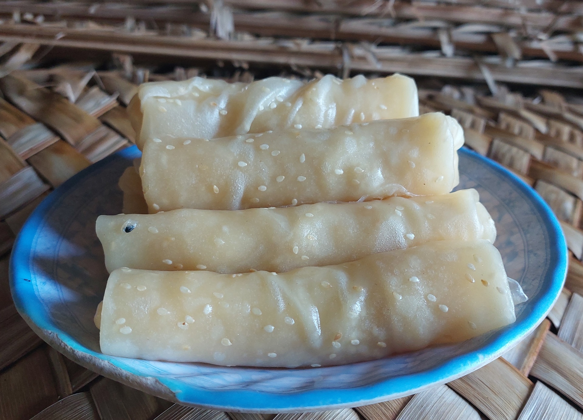 Làng nghề bánh tráng 100 tuổi tất bật những ngày giáp Tết - 9
