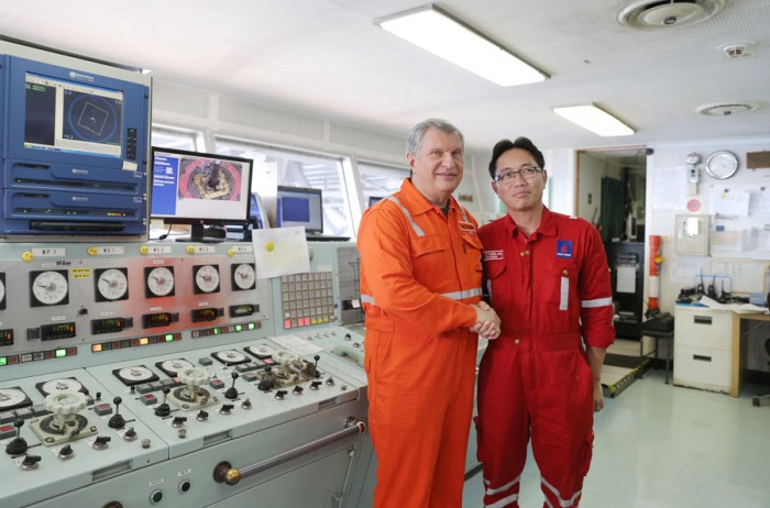 lanh dao tap doan rosneft va petrovietnam tham gian khoan tham do ngoai khoi viet nam