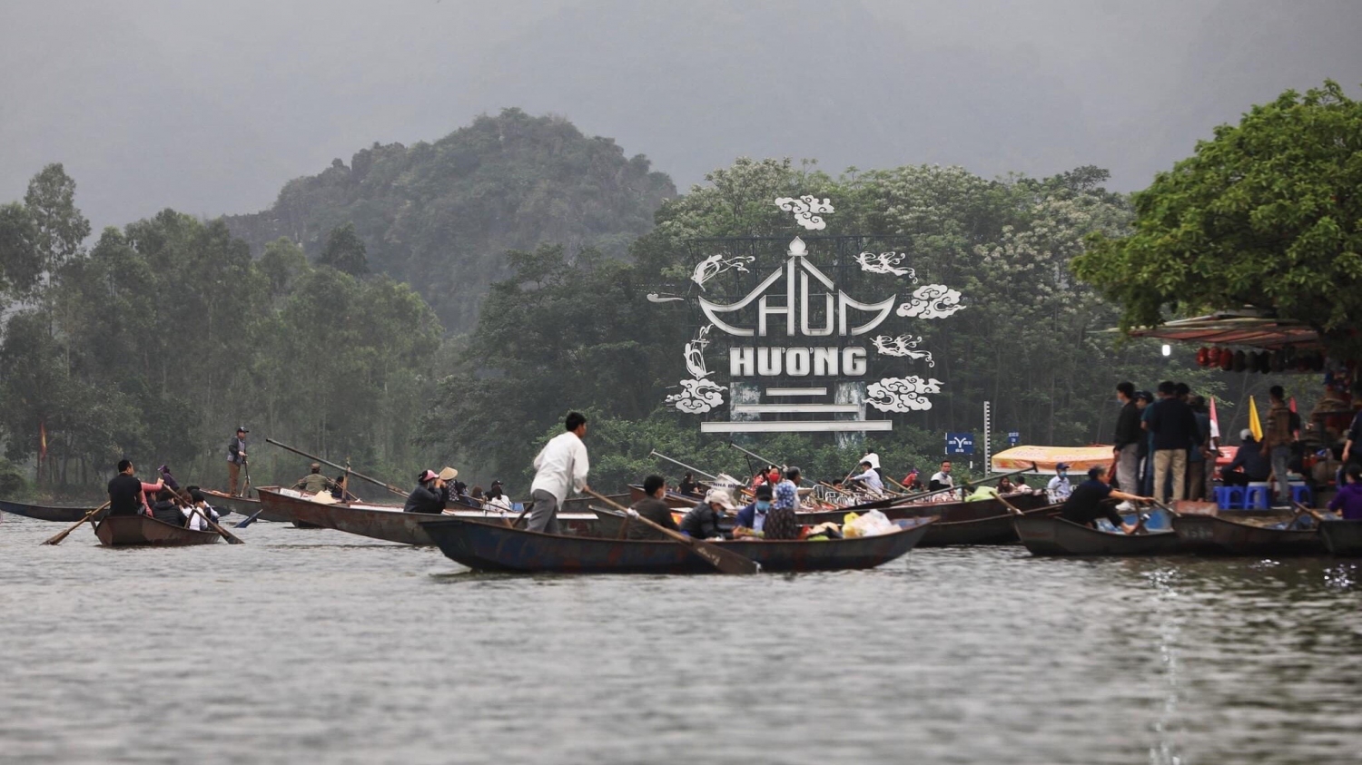 Trẩy hội chùa Hương “mùa Covid-19”