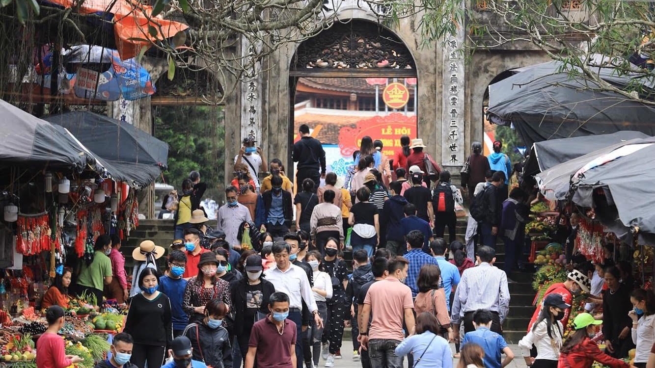 Trẩy hội chùa Hương “mùa Covid-19”
