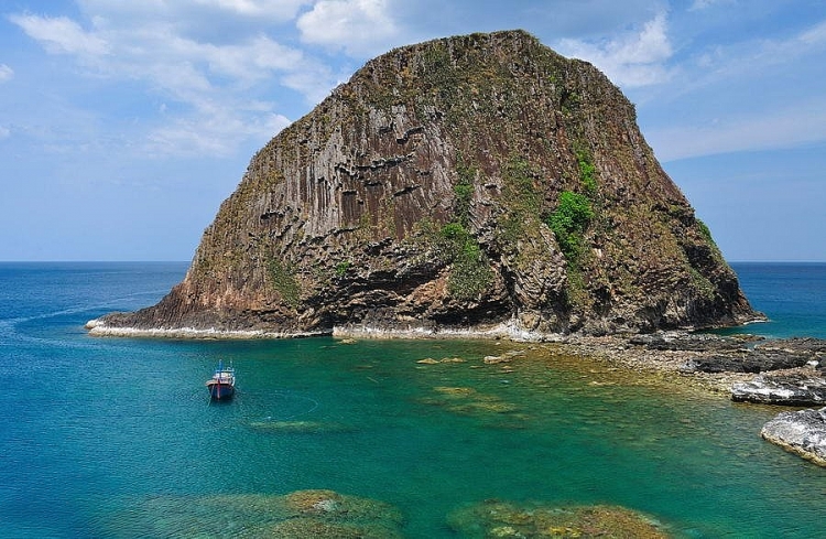 Hòn Yến - Thiên đường san hô trên cạn