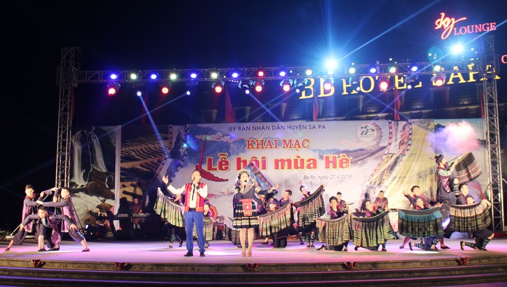 Các hoạt động lễ hội luôn quy tụ nhiều diên viên, nghệ sỹ mang đến các hoạt động văn nghệ hấp dẫn
