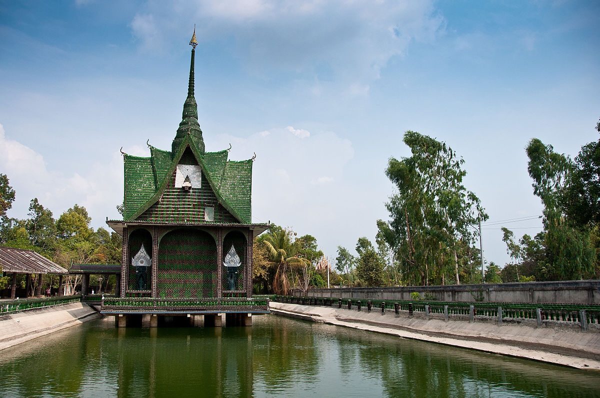 Chùa vỏ chai - Kiến trúc “có một không hai” ở Thái Lan Ngôi chùa vỏ chai - Kiến trúc “có một không hai” ở Thái Lan
