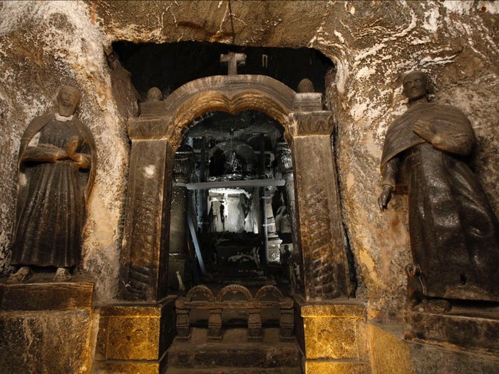 kham pha mo muoi trang le o ba lan