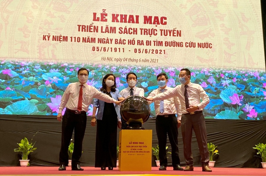Triển lãm sách và Hội sách trực tuyến kỷ niệm 110 năm Ngày Bác Hồ ra đi tìm đường cứu nước