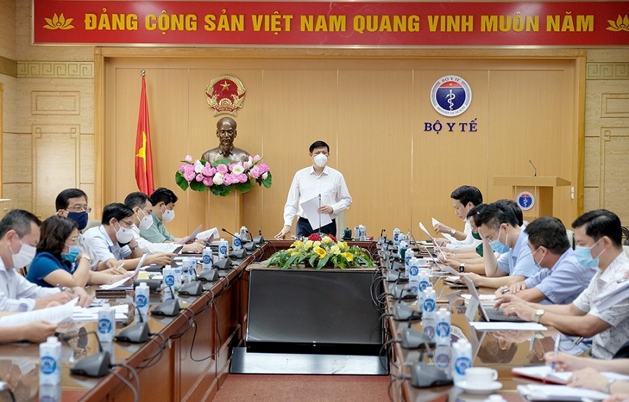 Sắp triển khai chiến dịch tiêm chủng lớn nhất lịch sử, tiến đến quản lý “hộ chiếu vaccine”