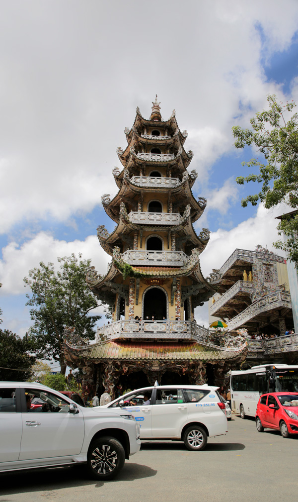 Chiêm bái công trình kiến trúc tâm linh đặc sắc ở chùa Linh Phước