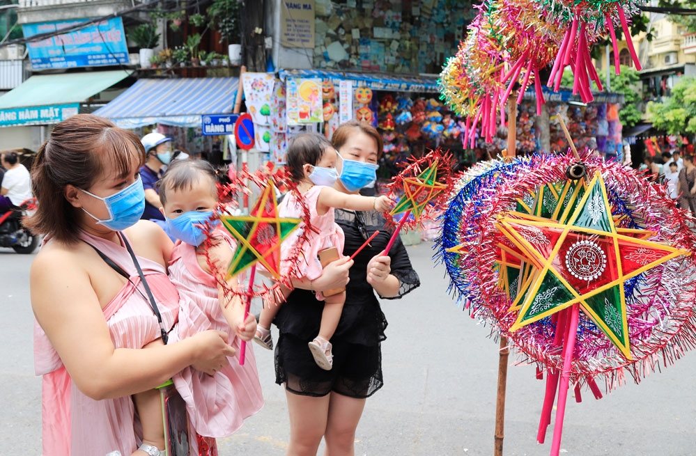Giữ hồn dân tộc qua đồ chơi trung thu