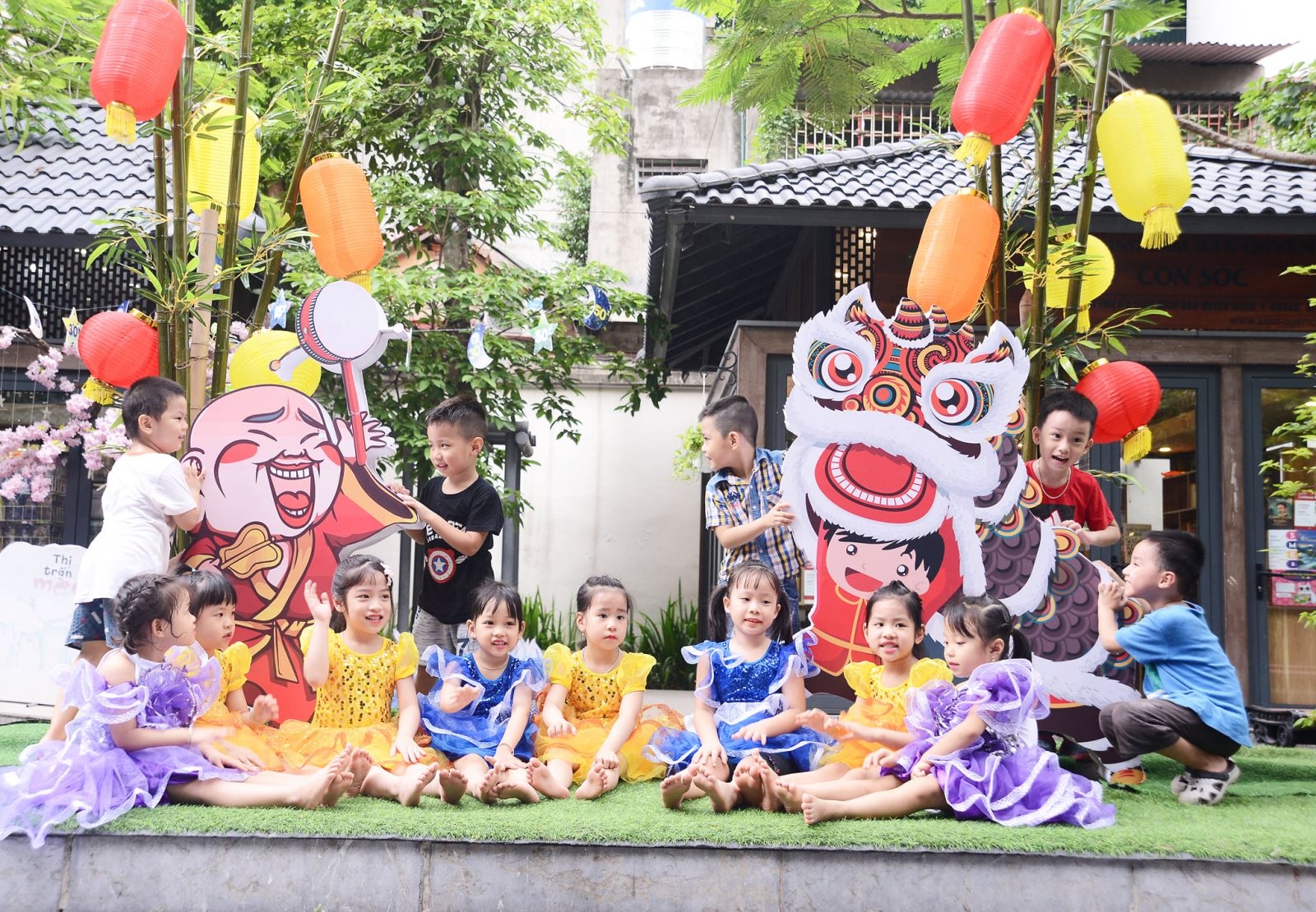 vui-trung-thu-tai-pho-sach-ha-noi