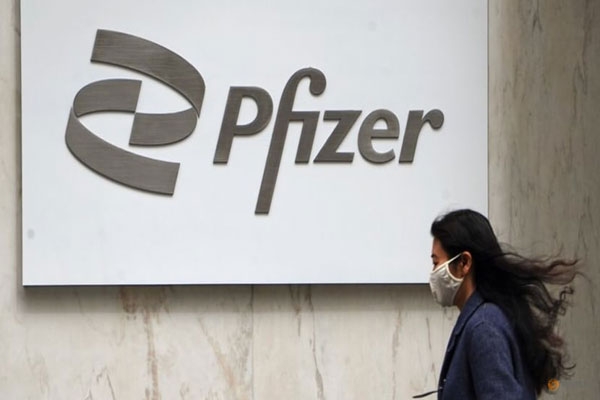Pfizer và Merck tiếp tục thử nghiệm thuốc viên điều trị Covid-19
