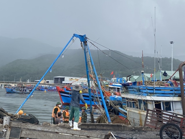 Thủ tướng yêu cầu tập trung ứng phó khẩn cấp với bão Noru